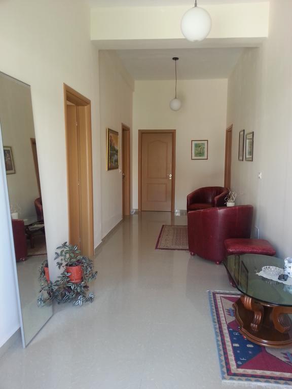 Guesthouse Niko Berat Exterior photo